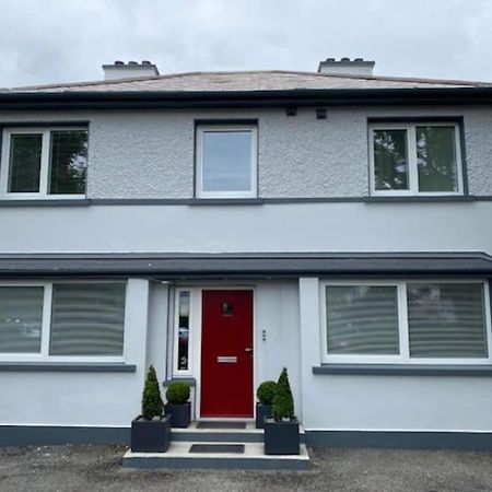Location, Location - Modern 2 Bed Apt In Killarney Bagian luar foto