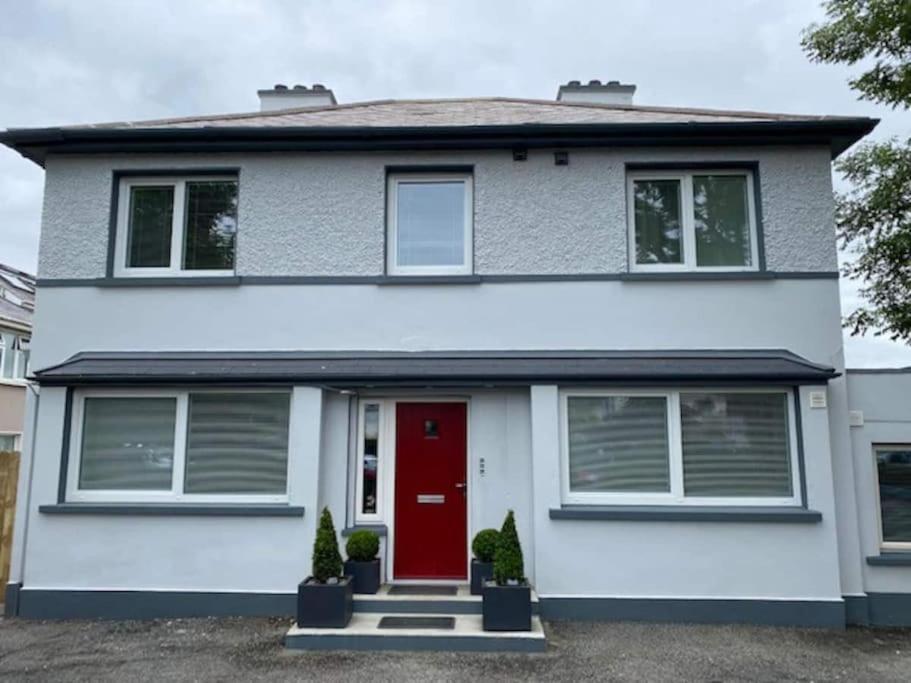 Location, Location - Modern 2 Bed Apt In Killarney Bagian luar foto