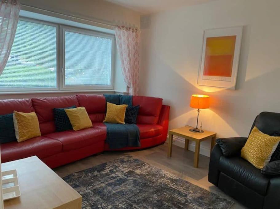 Location, Location - Modern 2 Bed Apt In Killarney Bagian luar foto