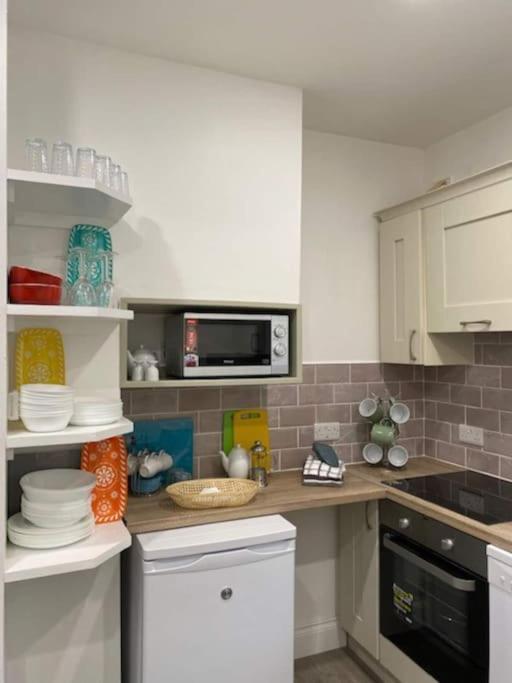 Location, Location - Modern 2 Bed Apt In Killarney Bagian luar foto